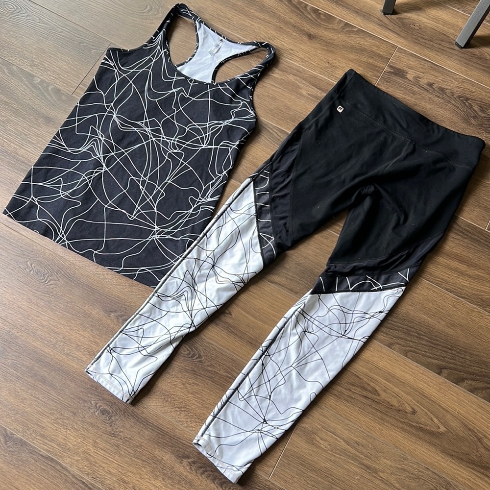 Matching Fabletics Workout S Top and M Leggings